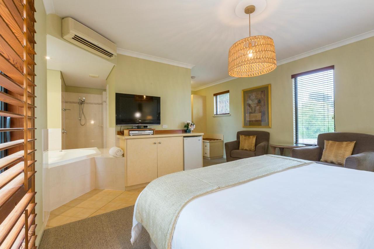 เดอะ บีชเฮาส์ แอท เบย์ไซด์ Hotel แอลบานี ภายนอก รูปภาพ