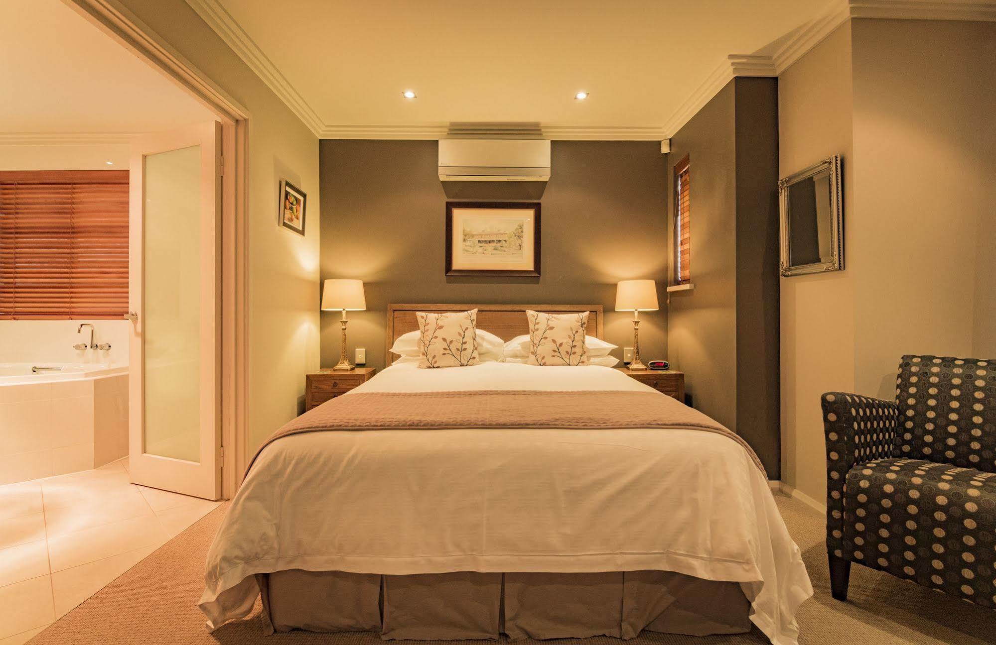 เดอะ บีชเฮาส์ แอท เบย์ไซด์ Hotel แอลบานี ภายนอก รูปภาพ